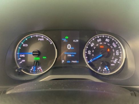 Used 2022 Toyota RAV4 XLE image 17