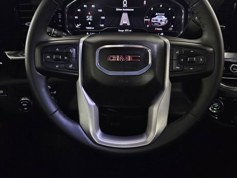 Used 2025 GMC Sierra 1500 Elevation image 18