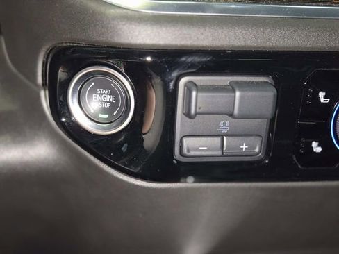 Used 2025 Chevrolet Silverado 2500 LT w/ Trail Boss Package image 27