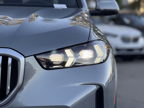 Used 2026 BMW X5 sDrive40i w/ Premium Package image 13