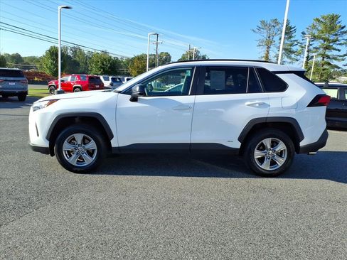 Used 2025 Toyota RAV4 LE AWD/4WD image 13
