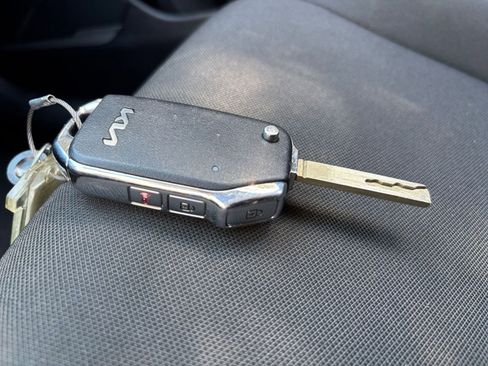 Used 2025 Kia Sportage LX image 20