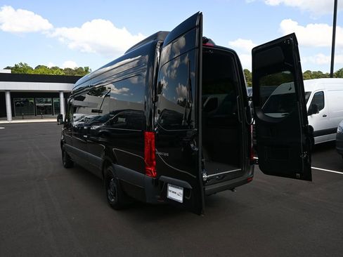 Used 2025 Mercedes-Benz Sprinter 2500 image 30