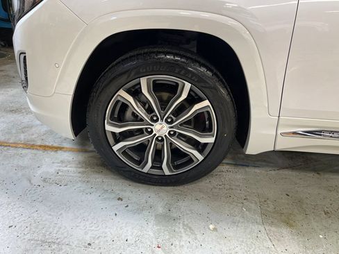 Used 2020 GMC Terrain Denali w/ Denali Premium Package AWD/4WD image 11