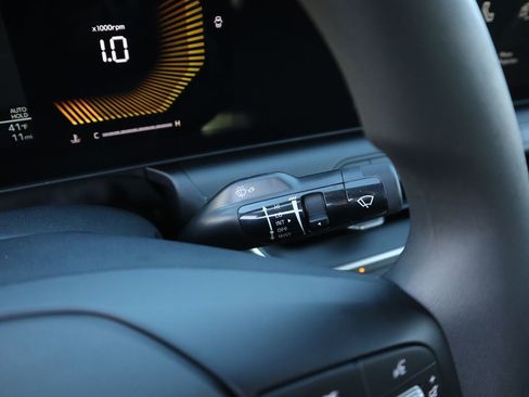 New 2025 Kia K4 LXS image 31