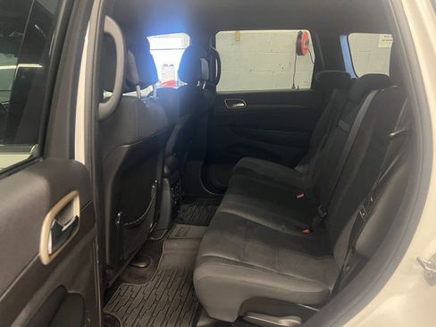 Used 2016 Jeep Grand Cherokee Laredo w/ Quick Order Package 23E image 7