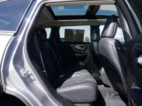 Used 2021 Jeep Cherokee Trailhawk image 29