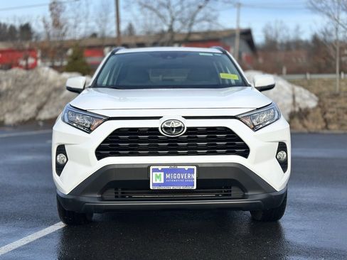 Used 2020 Toyota RAV4 XLE image 10