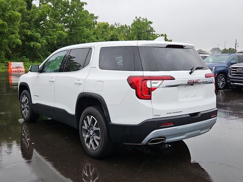 Used 2023 GMC Acadia SLE FWD image 4
