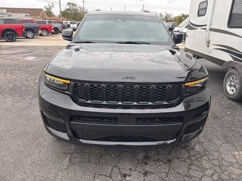 New 2025 Jeep Grand Cherokee L Limited w/ Black Appearance Package image 7