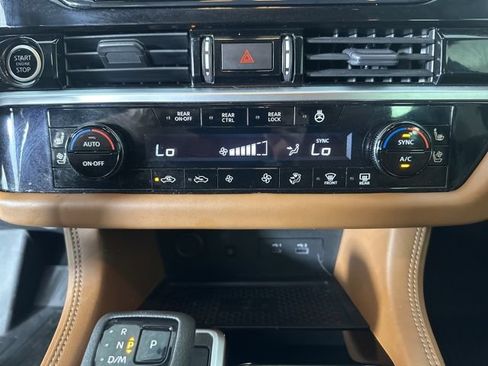 Used 2022 Nissan Pathfinder Platinum w/ Cargo Package image 16