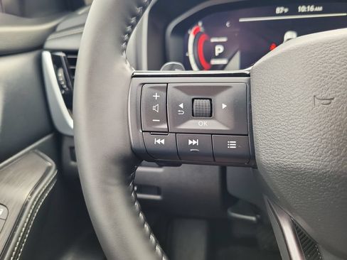 Used 2025 Nissan Rogue Platinum w/ Platinum Premium Package FWD image 23