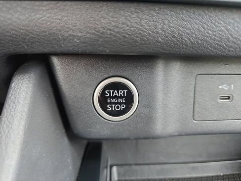 Used 2023 Nissan Rogue SV FWD image 30