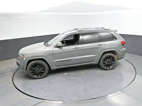 Used 2020 Jeep Grand Cherokee Altitude AWD/4WD image 43