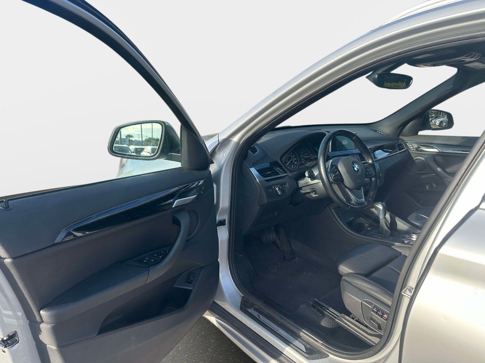 Used 2018 BMW X1 xDrive28i w/ Convenience Package AWD/4WD image 10