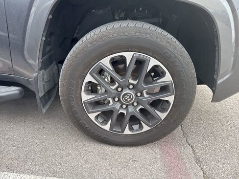 Used 2024 Toyota Tundra Limited image 3