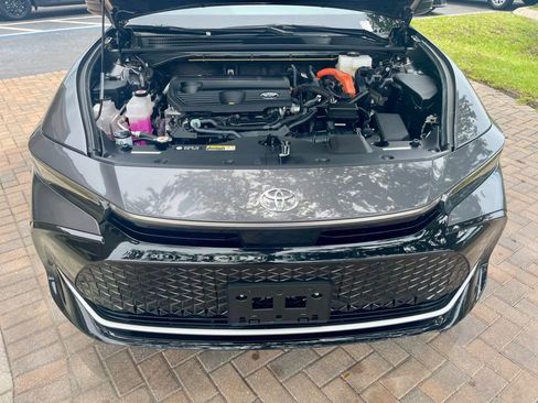 Used 2024 Toyota Crown image 16