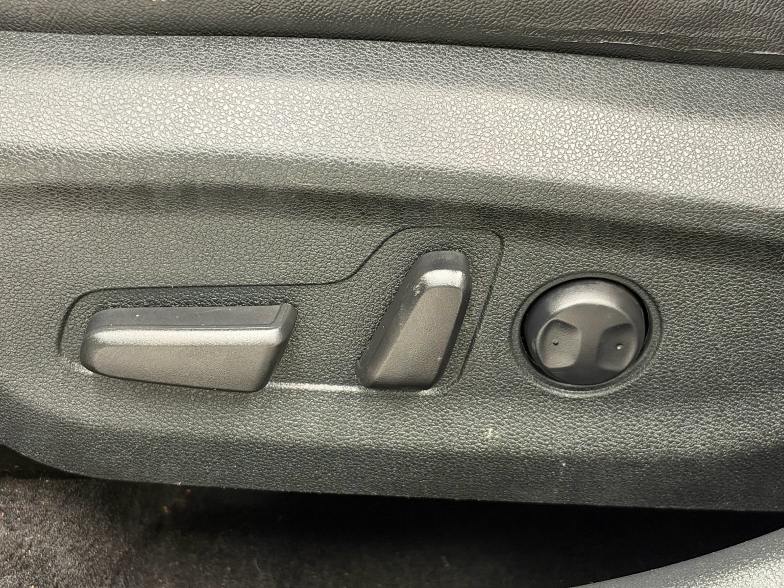 Used 2017 Kia Niro Touring FWD image 23