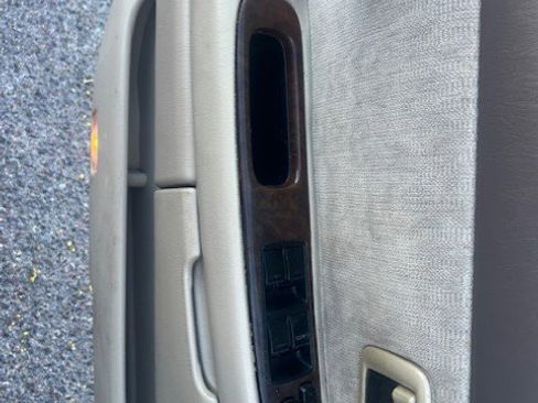 Used 2001 Toyota Avalon XL image 6