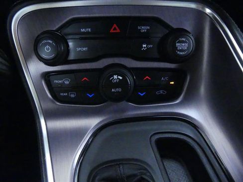 Used 2017 Dodge Challenger R/T image 14