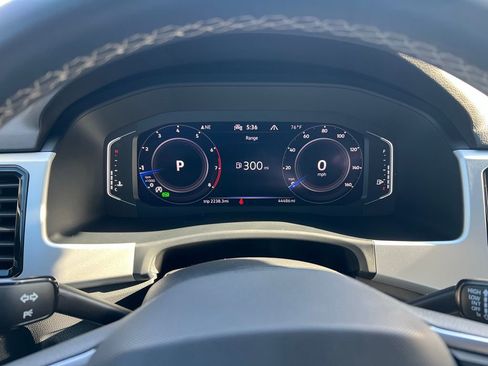 Used 2022 Volkswagen Atlas Cross Sport SE w/ Black Wheel Package image 36