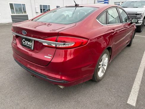 Used 2018 Ford Fusion SE w/ Fusion SE Technology Package FWD image 12