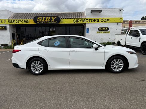 Used 2025 Toyota Camry LE FWD image 2