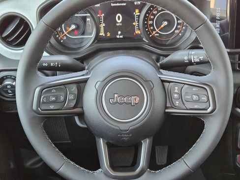 New 2025 Jeep Gladiator Willys image 9