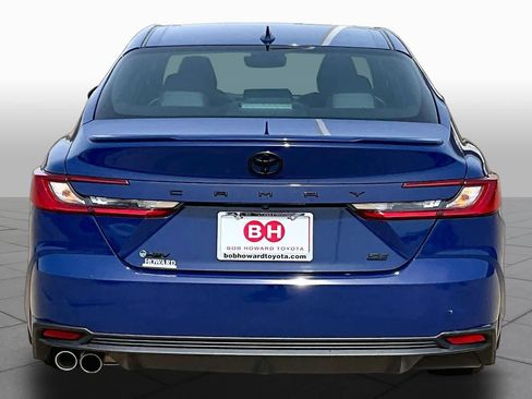 Used 2025 Toyota Camry SE FWD image 5