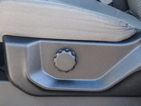 Used 2015 Ford F150 XLT RWD image 27