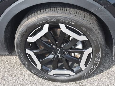 Certified 2023 Kia Telluride S w/ S Sunroof Package AWD/4WD image 11