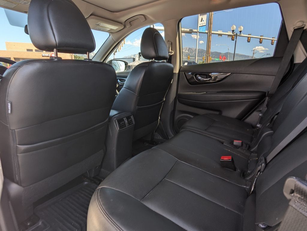 Used 2017 Nissan Rogue SL w/ SL Premium Package AWD/4WD image 30