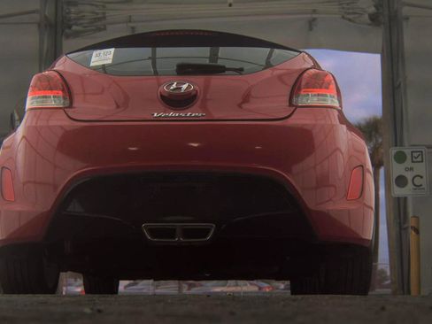 Used 2013 Hyundai Veloster W/ RED INTERIOR 2DR HATCHBACK w/ Style Pkg image 7