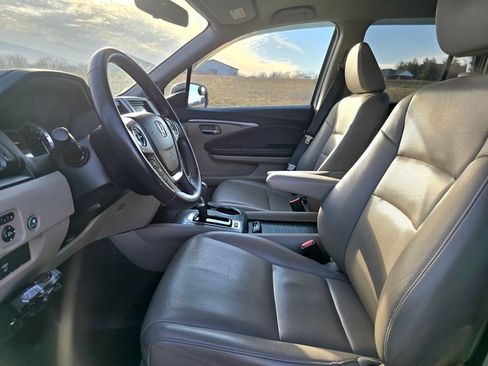 Used 2017 Honda Ridgeline RTL image 17