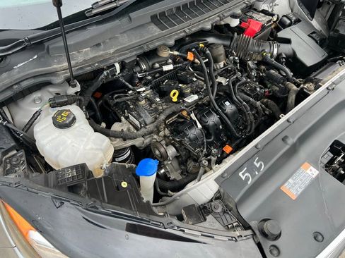 Used 2021 Ford Edge SE image 41