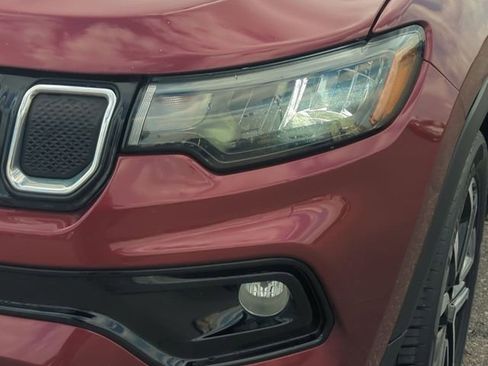 Certified 2022 Jeep Compass Limited image 9