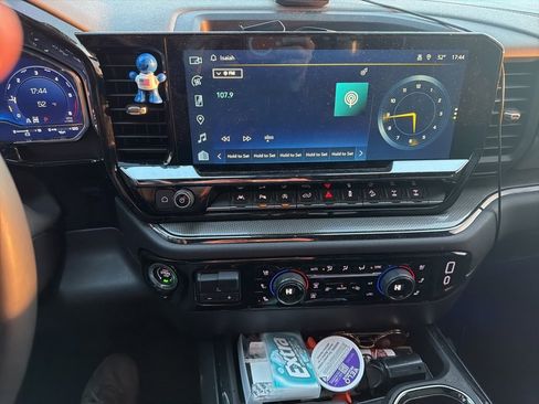 Used 2024 Chevrolet Silverado 1500 ZR2 w/ Technology Package image 10