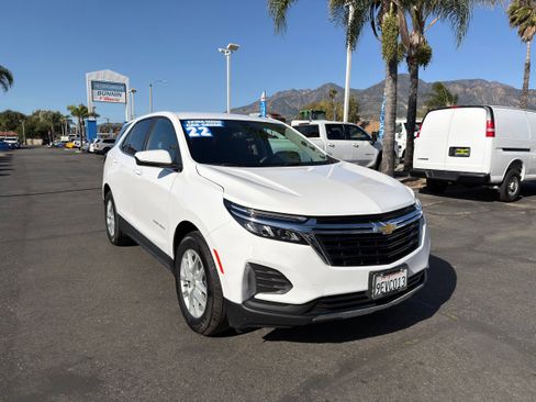 Used 2022 Chevrolet Equinox LT image 2