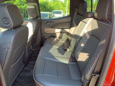 Used 2024 GMC Canyon Denali AWD/4WD image 17