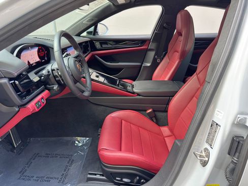 Used 2025 Porsche Panamera image 17