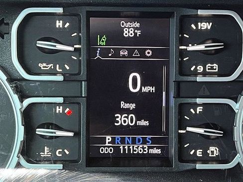 Used 2019 Toyota Tundra SR5 w/ SR5 Upgrade Package AWD/4WD image 26