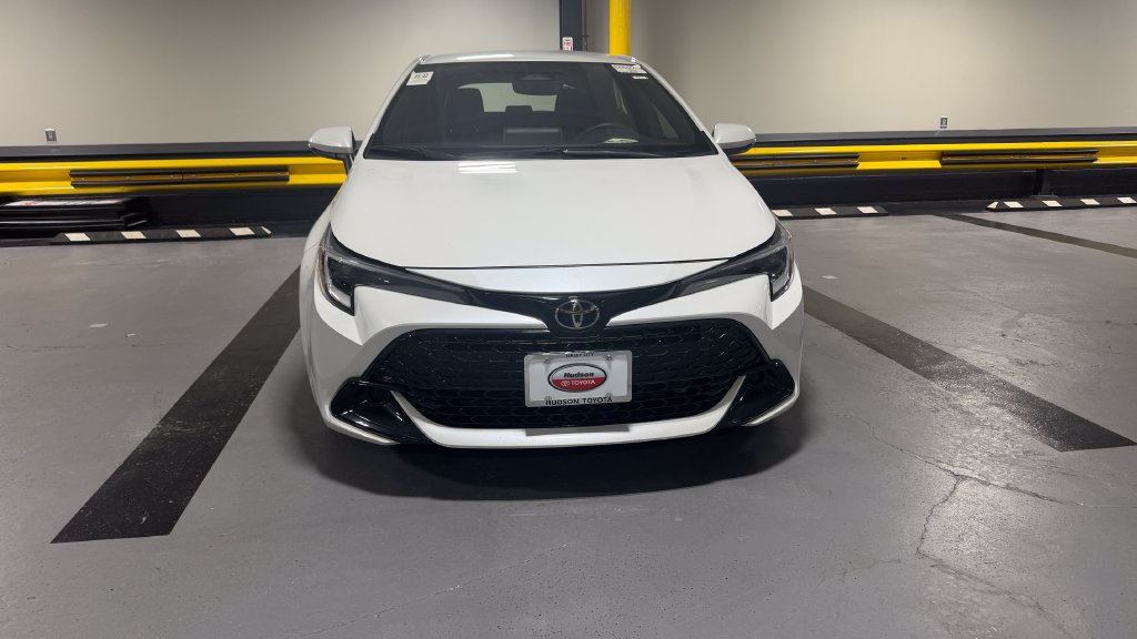 Used 2023 Toyota Corolla SE FWD image 2