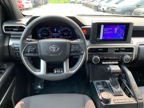 Used 2025 Toyota Tacoma TRD Sport AWD/4WD image 9