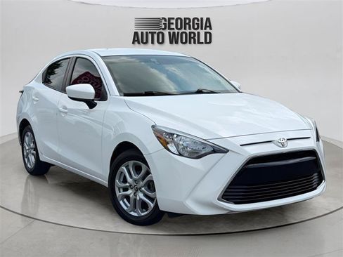 Used 2017 Toyota Yaris iA FWD image 2