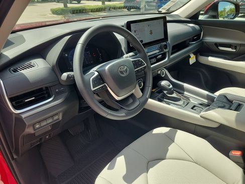 New 2026 Toyota Grand Highlander FWD image 16