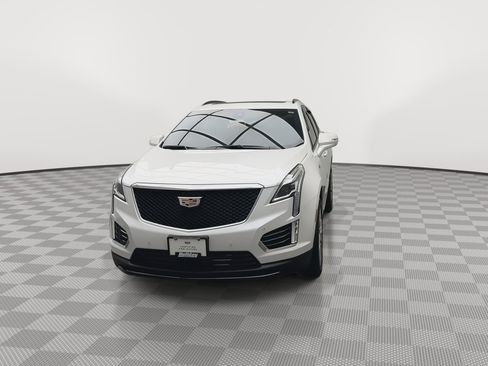 Certified 2024 Cadillac XT5 Sportv w/ LPO, Floor Liner Package AWD/4WD image 39