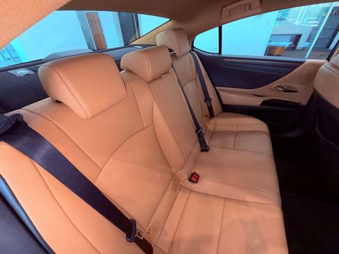 Certified 2025 Lexus ES 350 w/ Premium Package FWD image 14