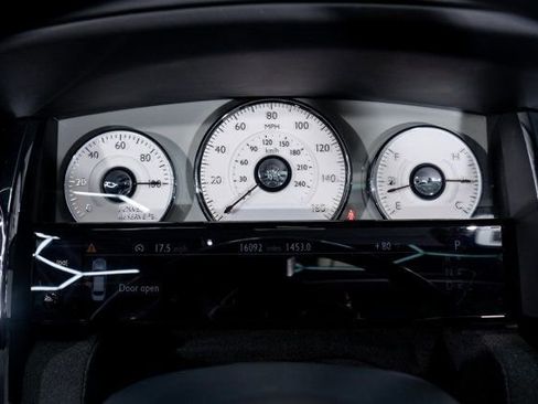 Used 2016 Rolls-Royce Ghost image 12