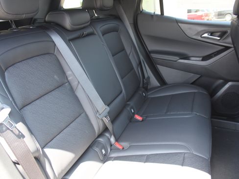 New 2027 Chevrolet Equinox LT w/ Convenience Package II AWD/4WD image 16