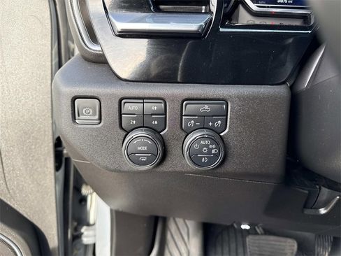 Used 2024 Chevrolet Silverado 1500 RST w/ Z71 Off-Road Package image 12